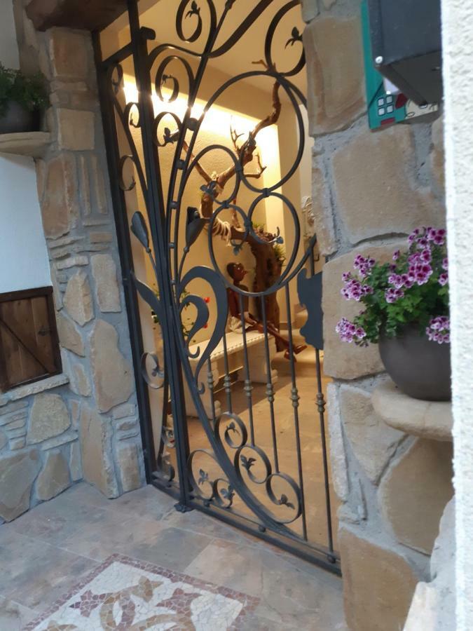 La Casa Di Pinocchio Hotel Enna Exterior foto